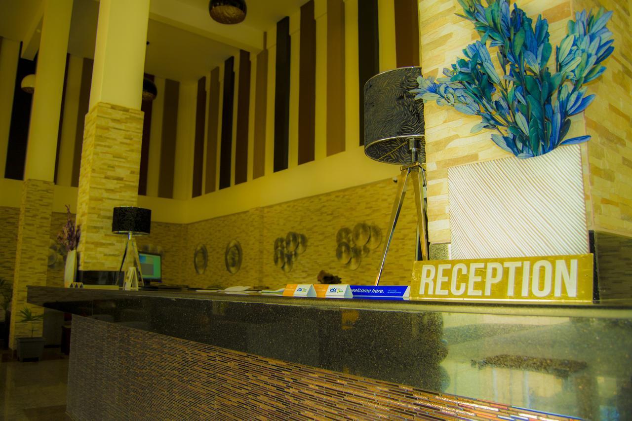 The Vic Hotel キスム エクステリア 写真