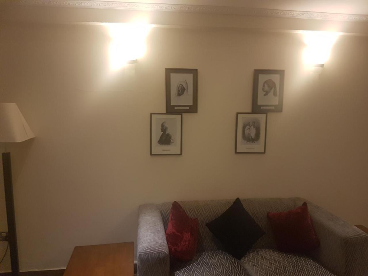 The Vic Hotel キスム エクステリア 写真