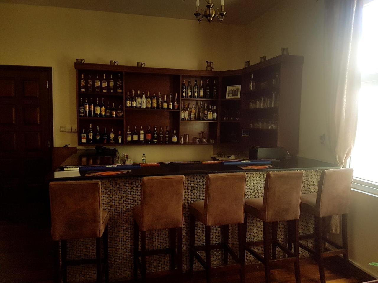 The Vic Hotel キスム エクステリア 写真