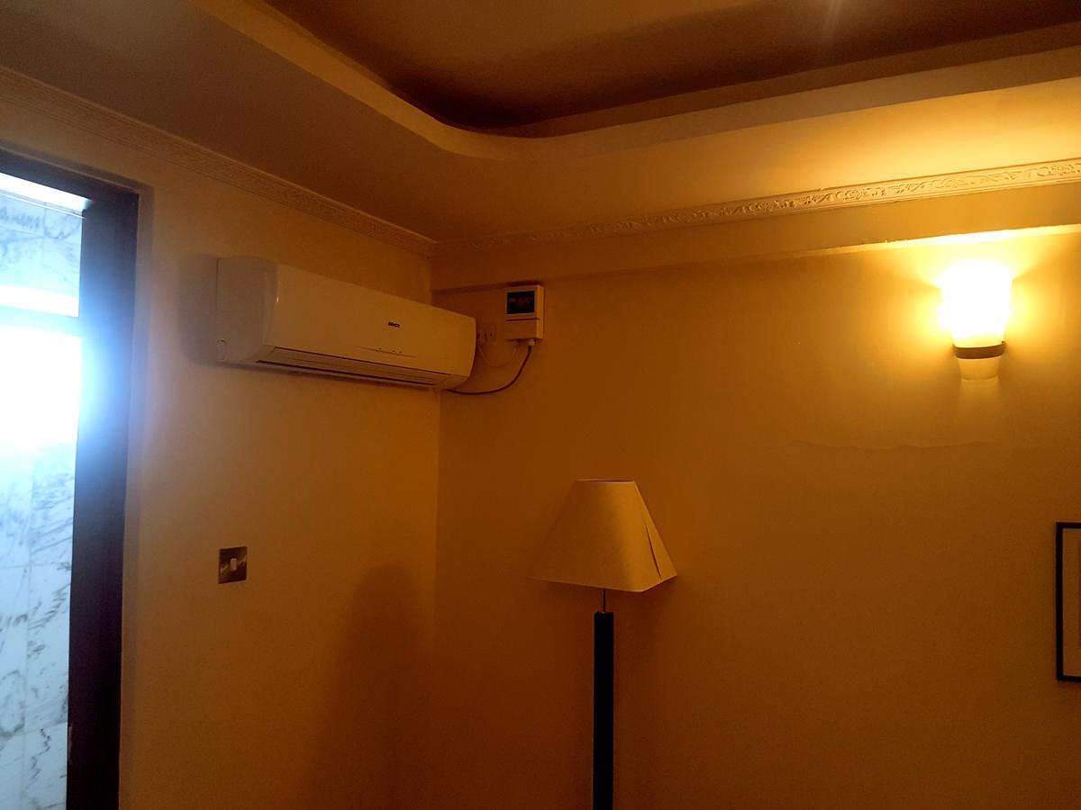 The Vic Hotel キスム エクステリア 写真