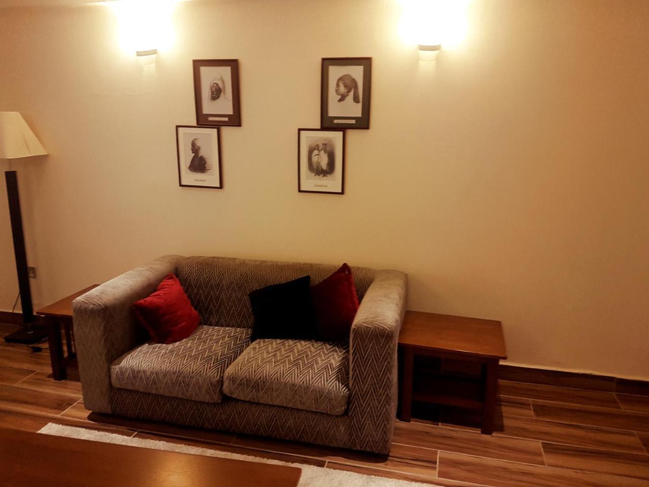 The Vic Hotel キスム エクステリア 写真