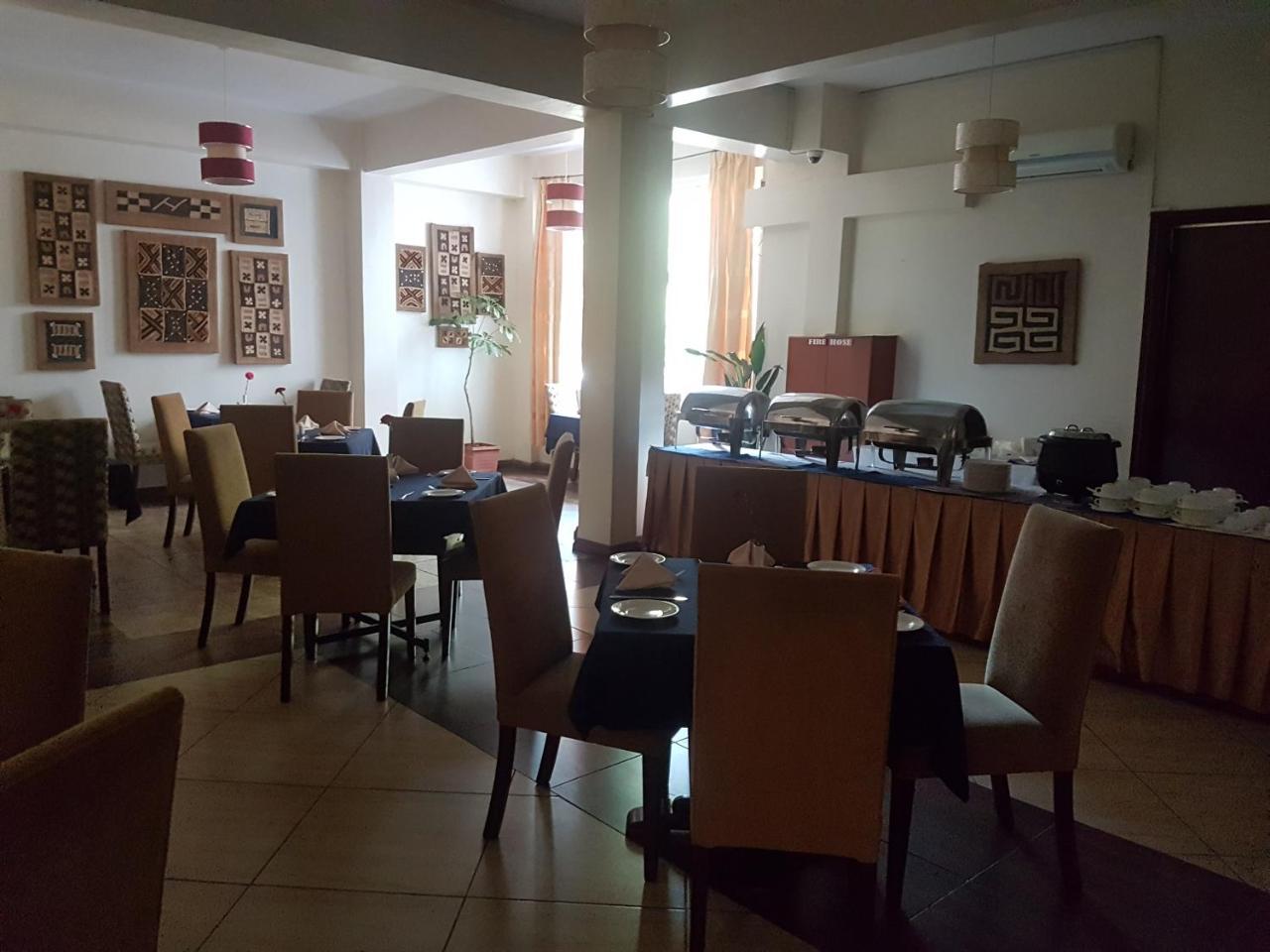 The Vic Hotel キスム エクステリア 写真